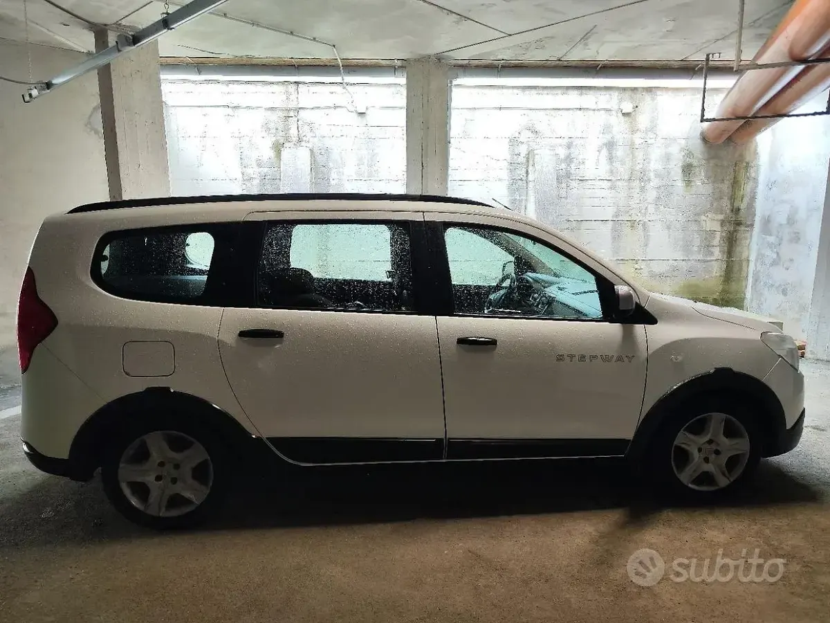 Usata Dacia Lodgy Stepway 100 CV (73 kW) 2017 Bianco Monovolume