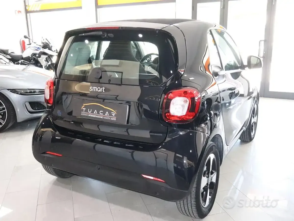 Usata Smart ForTwo Electric Drive Edition #1 60 kW (82 CV) 2022 Nero Berlina