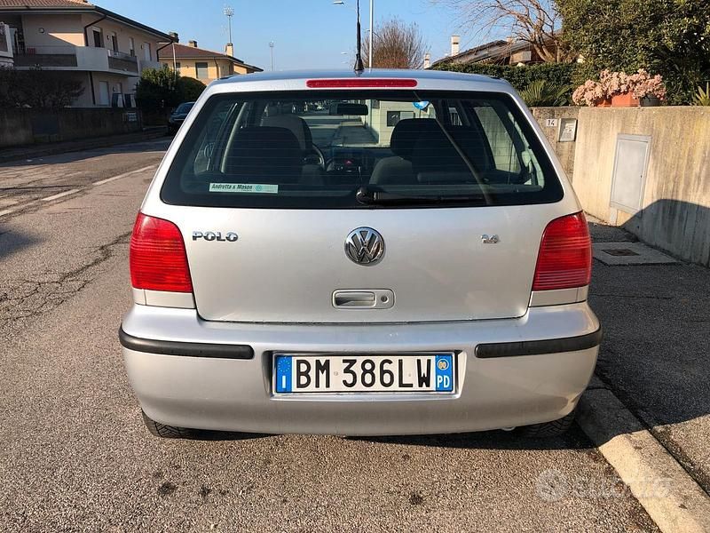 Usata VW Polo 2000 Grigio Berlina