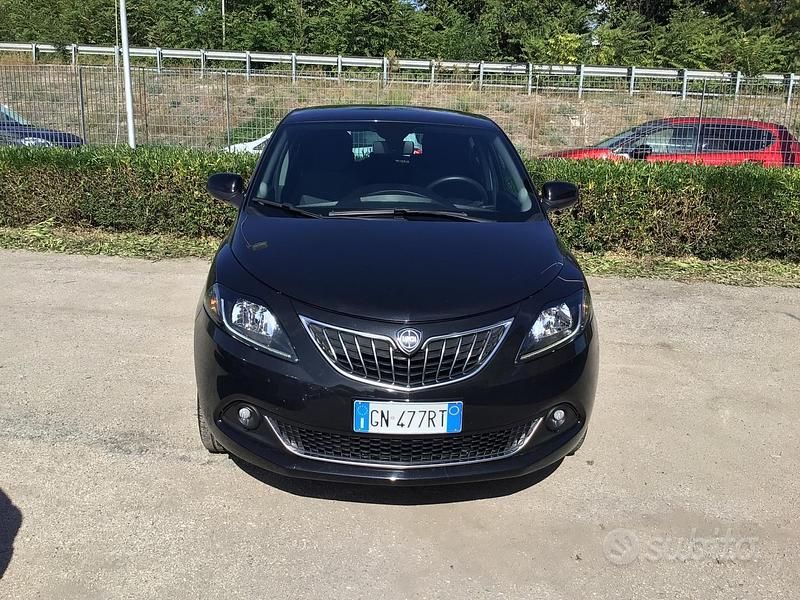 Usata Lancia Ypsilon 70 CV (51 kW) 2023 Nero Utilitaria