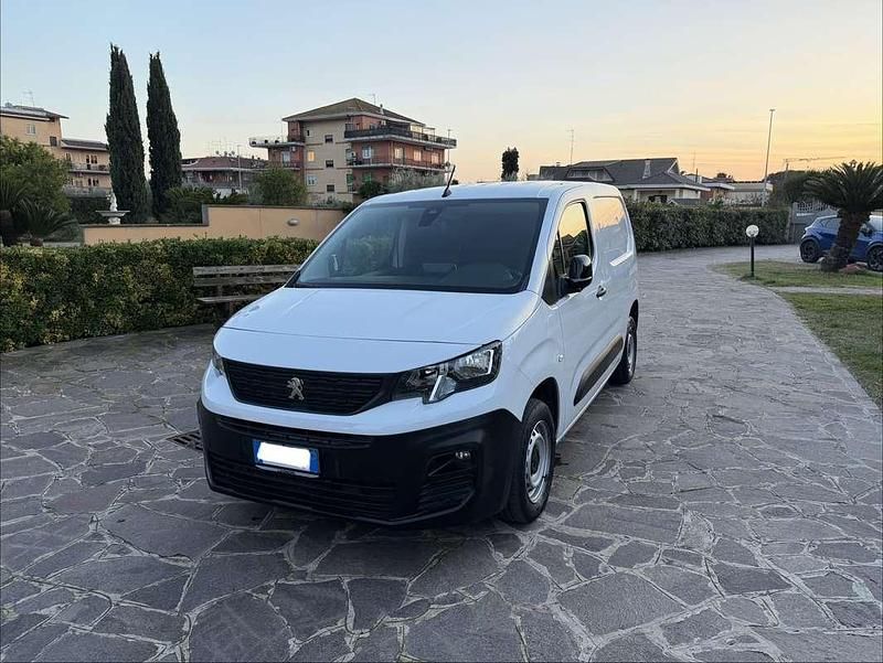 Usata Peugeot Partner Premium 102 CV (75 kW) 2023 Monovolume