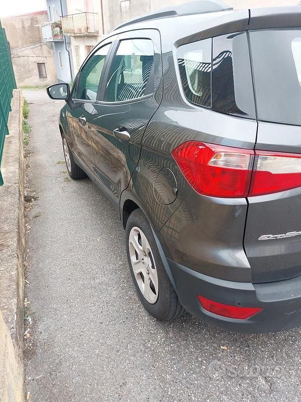 Usata Ford Ecosport 99 CV (72 kW) 2018 Grigio SUV