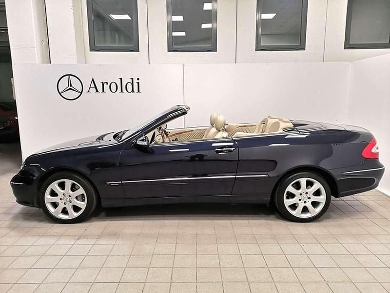 Usata Mercedes CLK500 Elegance 306 CV (225 kW) 2003 359 blu tanzanite met. Cabrio