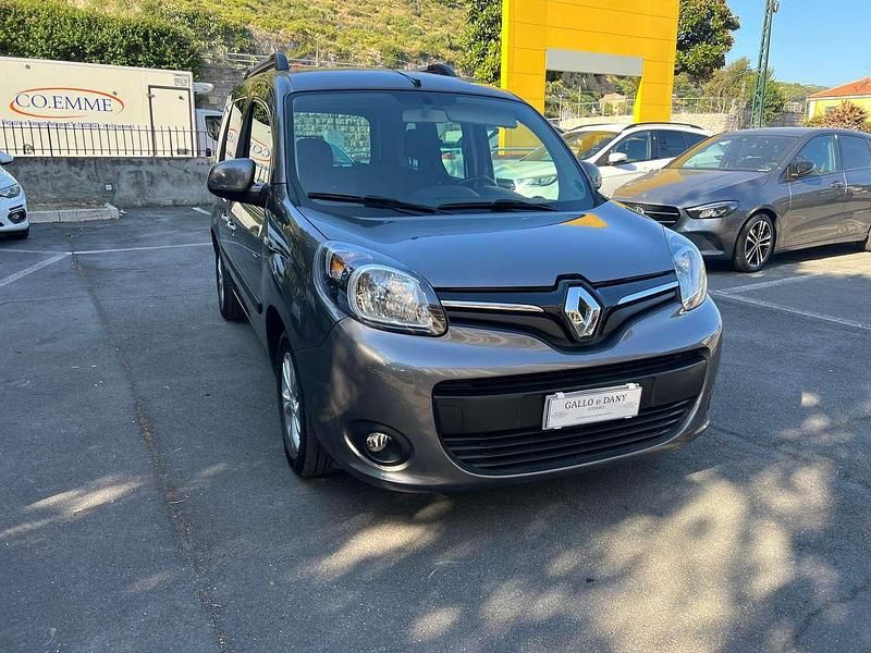 Grigio cassiopea Usata 2017 Renault Kangoo LIMITED Monovolume | 11.600 € - Immagine 1/4