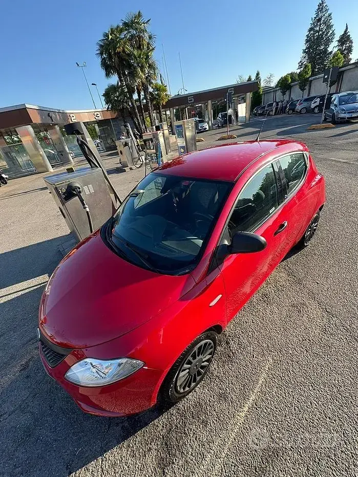 Usata Lancia Ypsilon 69 CV (50 kW) 2018 Utilitaria