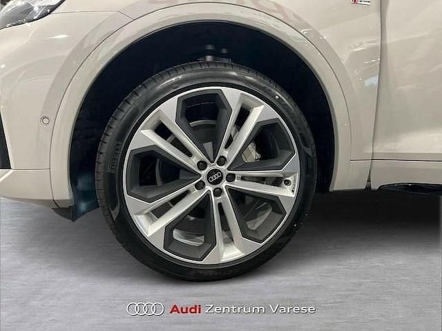 Nuova Audi Q5 Ambiente 204 CV (150 kW) 2025 Colore carrozzeria personalizzato audi exclusive SUV