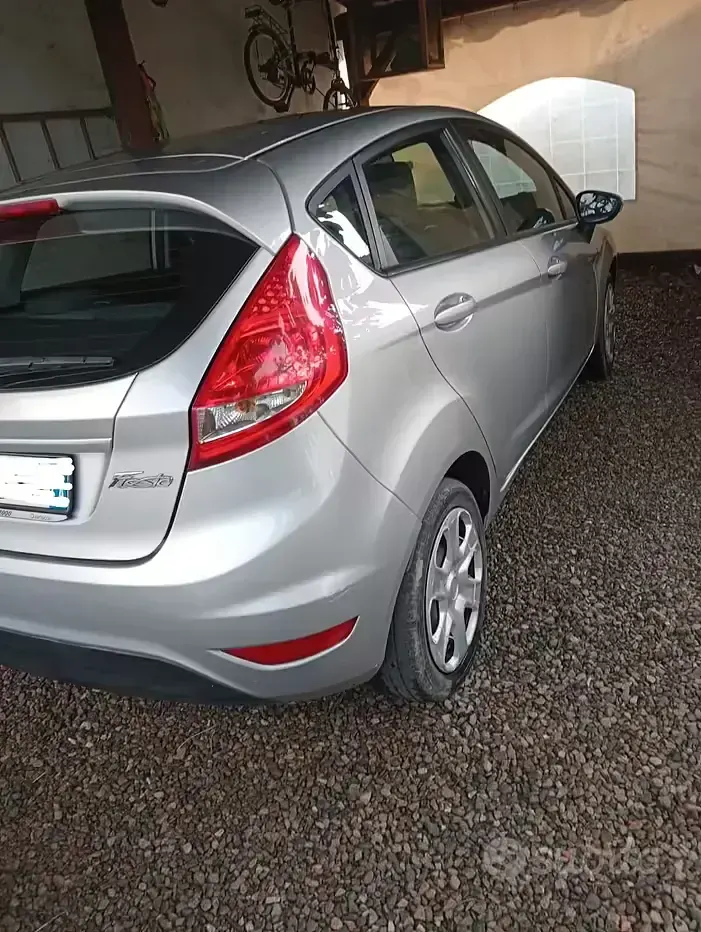 Usata Ford Fiesta 2009 Grigio Berlina