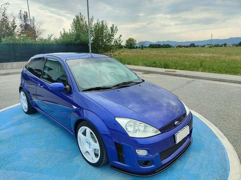 Usata Ford Focus RS 215 CV (158 kW) 2003 Blu/azzurro Berlina
