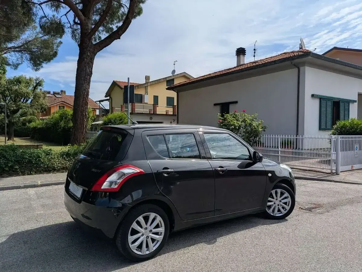 Usata Suzuki Swift 94 CV (69 kW) 2017 Nero Utilitaria
