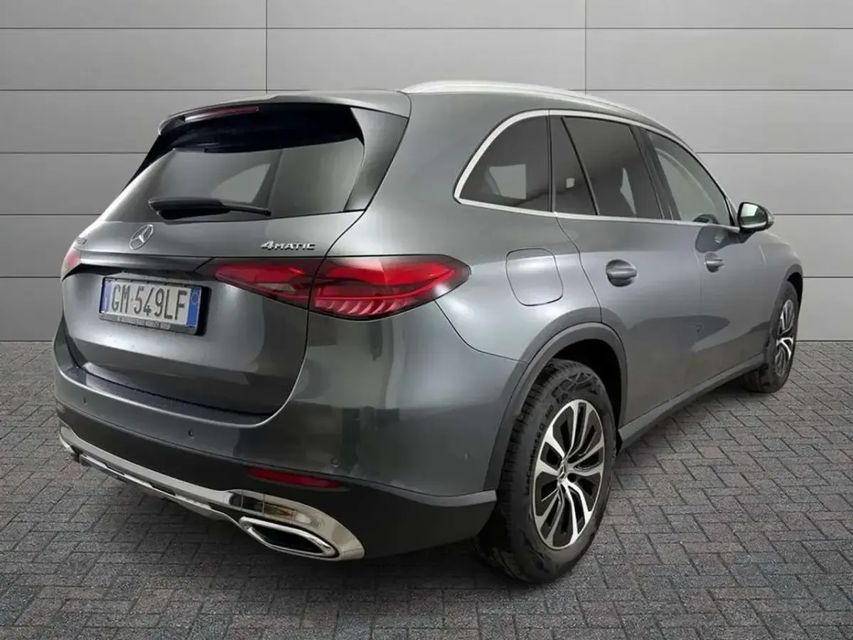 Usata Mercedes GLC220 Advanced Plus 197 CV (144 kW) 2022 Argento selenite SUV