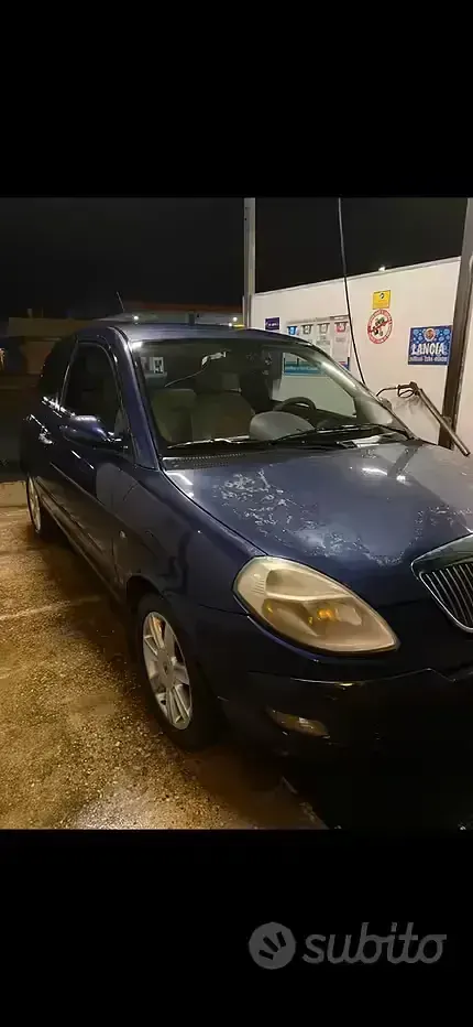 Usata Lancia Ypsilon 69 CV (50 kW) 2006 Bluazzurro Utilitaria