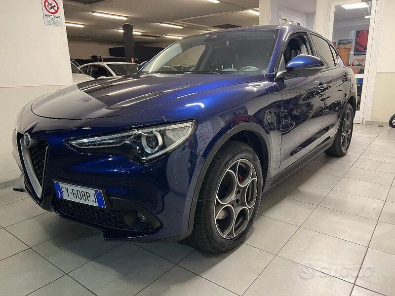 Blu montecarlo Usata 2019 Alfa Romeo Stelvio Lusso SUV | 25.900 € (Buon prezzo) - Immagine 1/4