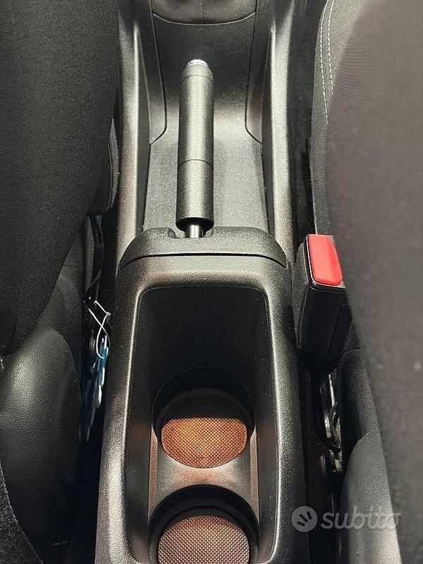 Usata Peugeot 208 Active 81 CV (59 kW) 2017 Grigio Utilitaria