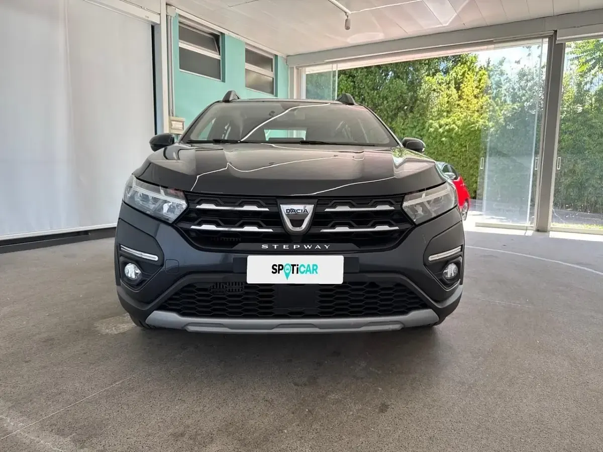Usata Dacia Sandero Comfort 101 CV (74 kW) 2021 Grigio Utilitaria