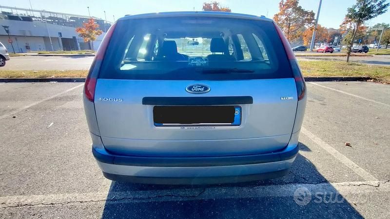 Usata Ford Focus Style 116 CV (85 kW) 2006 Blu/azzurro Station wagon