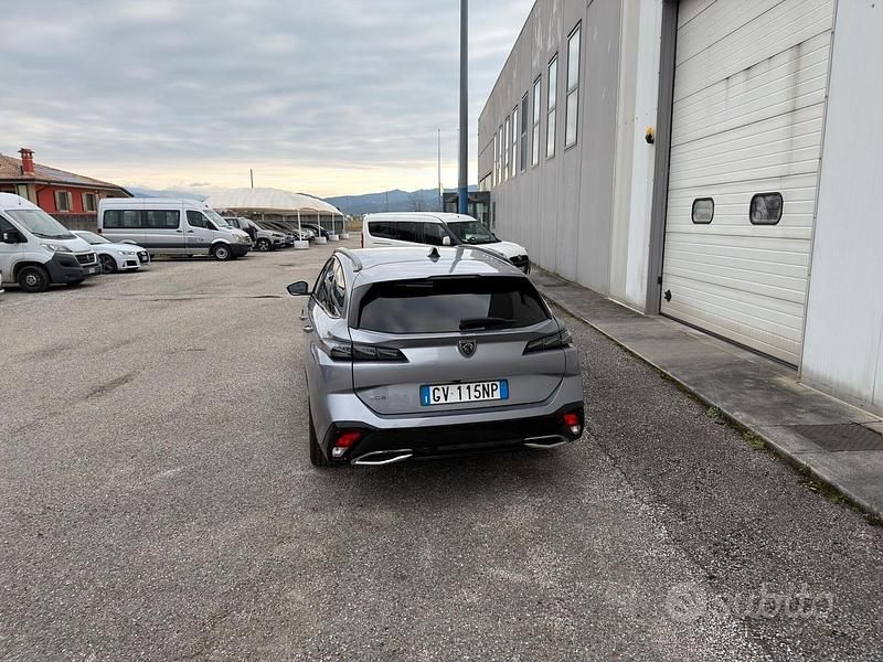 Usata Peugeot 308 GT 130 CV (95 kW) 2024 Grigio Station wagon