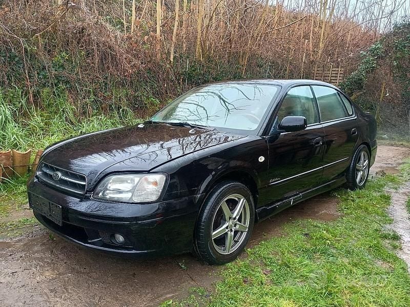 Usata Subaru Legacy 156 CV (114 kW) 2001 Nero Berlina