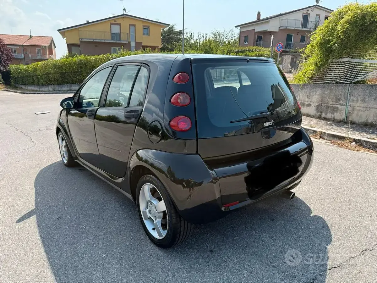 Usata Smart ForFour 95 CV (69 kW) 2005 Nero Utilitaria