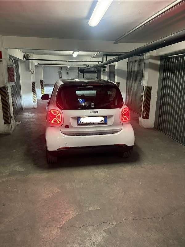 Usata Smart ForTwo Coupé Prime 41 kW (56 CV) 2023 Utilitaria
