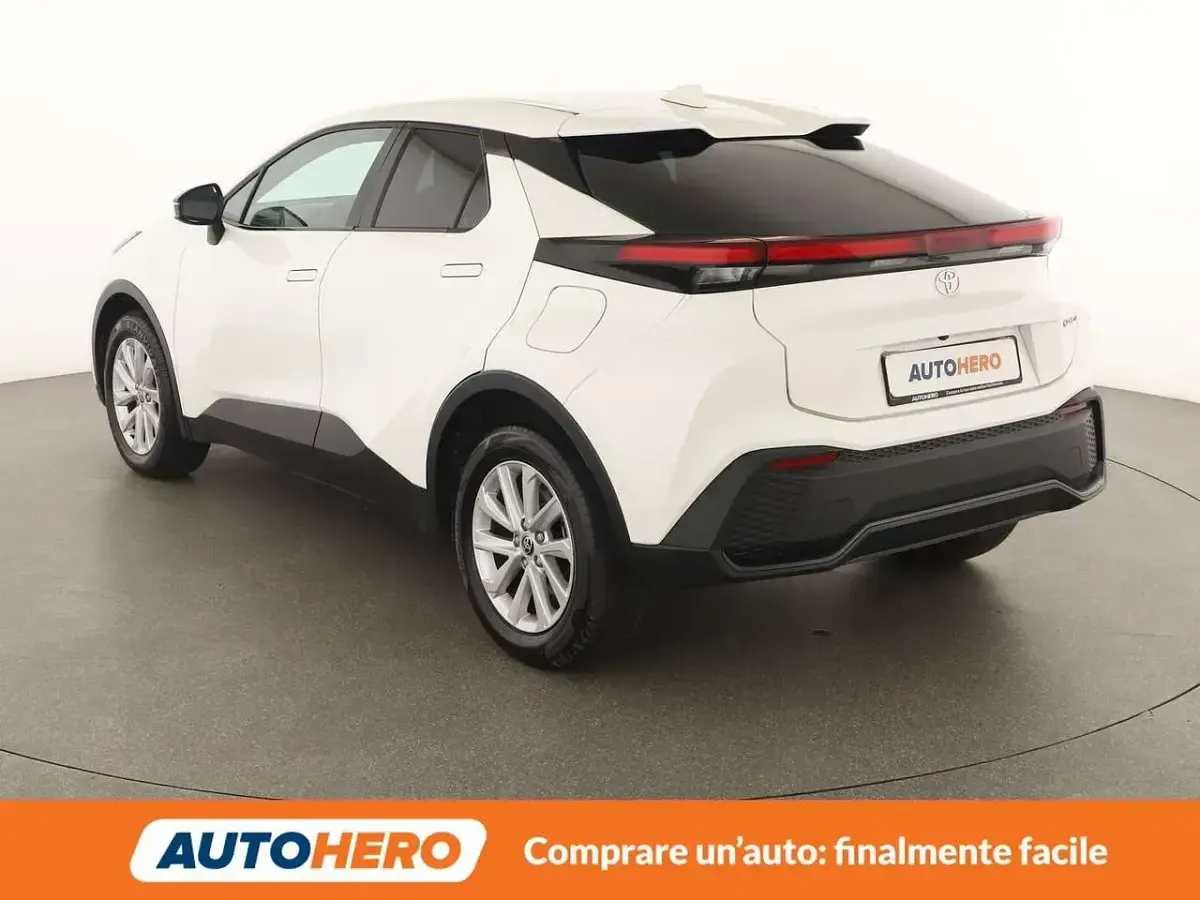 Usata Toyota C-HR Active 223 CV (164 kW) 2025 Bianco SUV