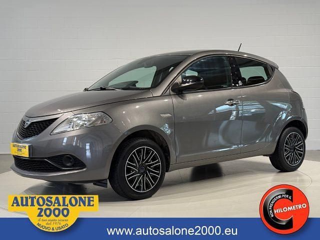Usata Lancia Ypsilon Gold 69 CV (50 kW) 2020 Grigio
