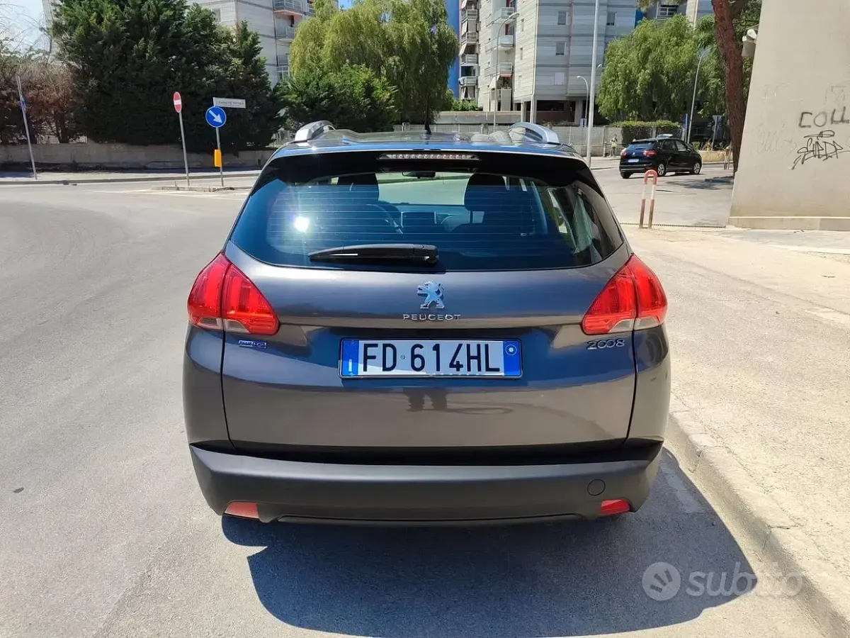 Usata Peugeot 2008 Active 99 CV (72 kW) 2016 Grigio SUV