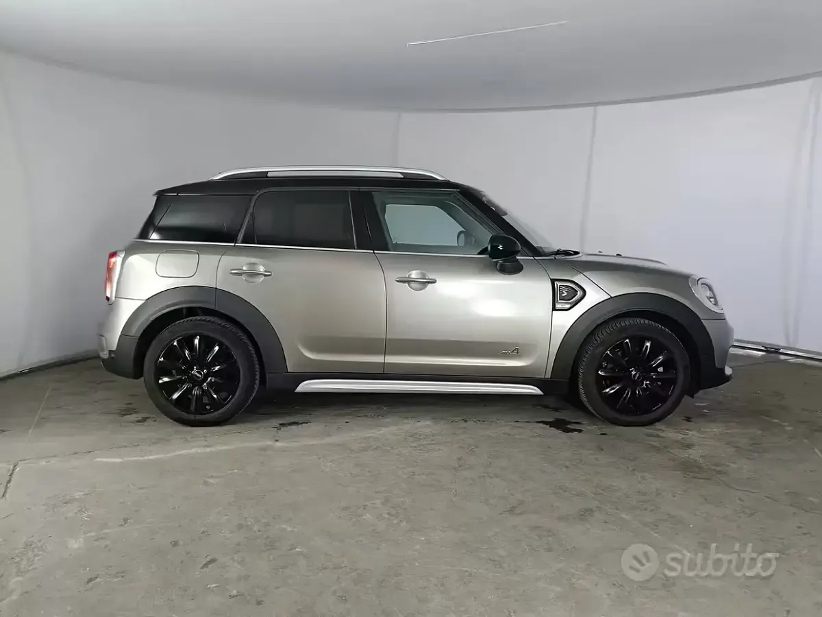 Käytetty Mini Countryman 190 HP (139 kW) 2017 Harmaa Katumaasturi