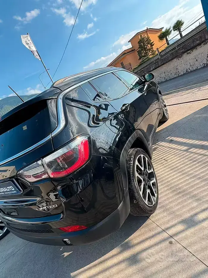Usata Jeep Compass Limited 140 CV (102 kW) 2018 Nero SUV