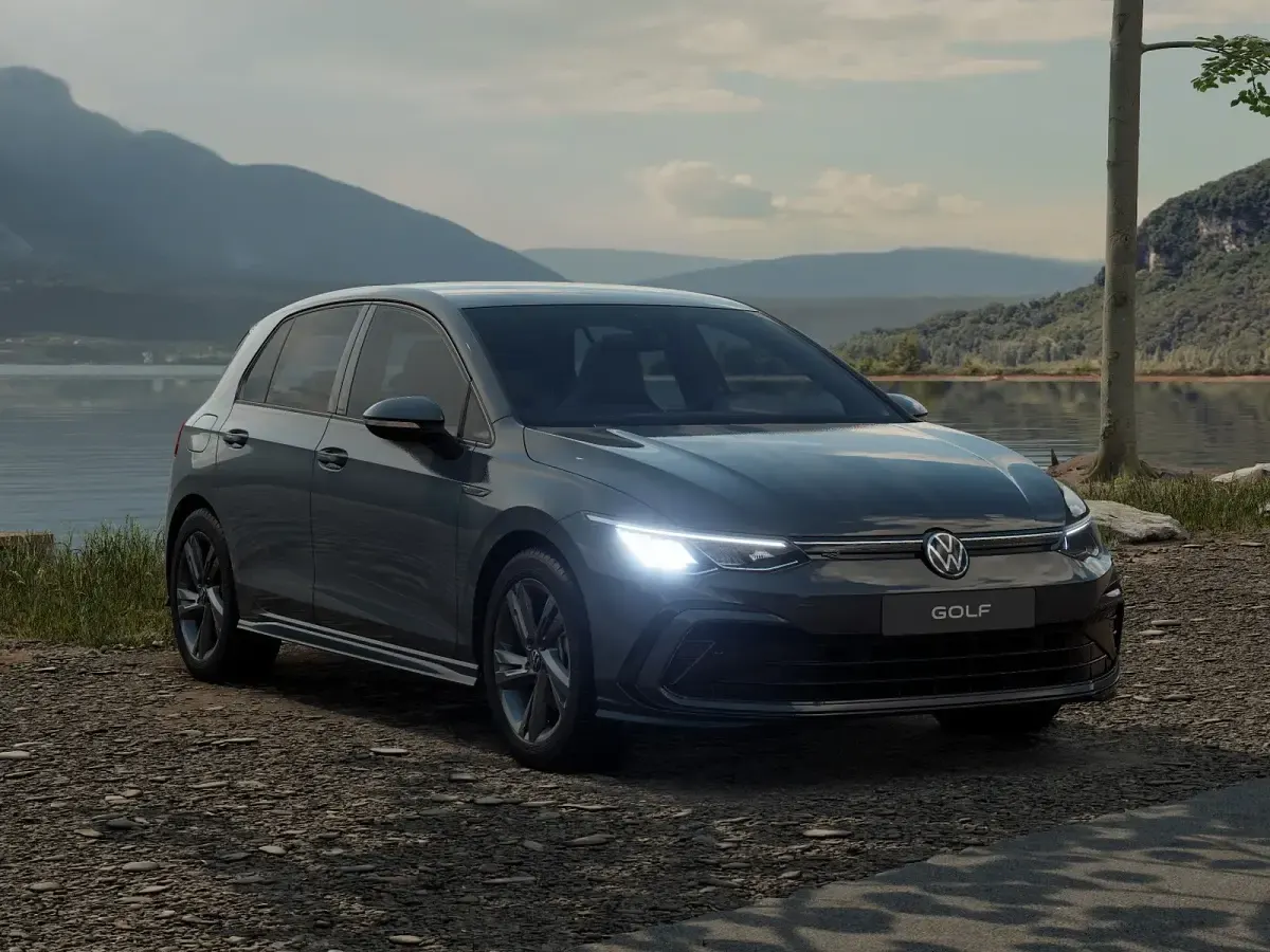 Usata VW Golf VIII R-line 150 CV (110 kW) 2024 Berlina