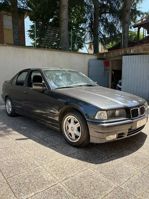 Usata BMW 318 113 CV (83 kW) 1992 Berlina