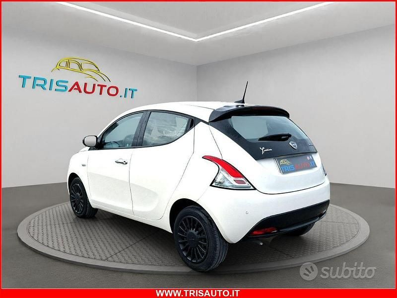 Usata Lancia Ypsilon Silver 71 CV (52 kW) 2023 Bianco Utilitaria