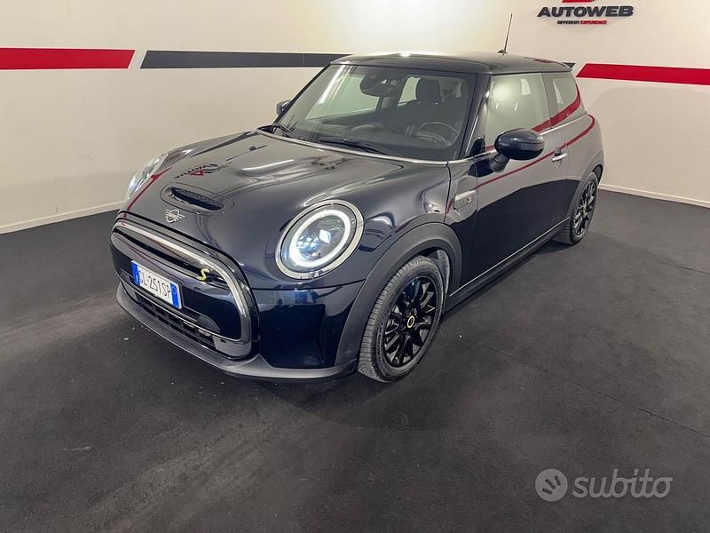 Usata Mini Cooper SE 75 kW (102 CV) 2022 Nero Utilitaria