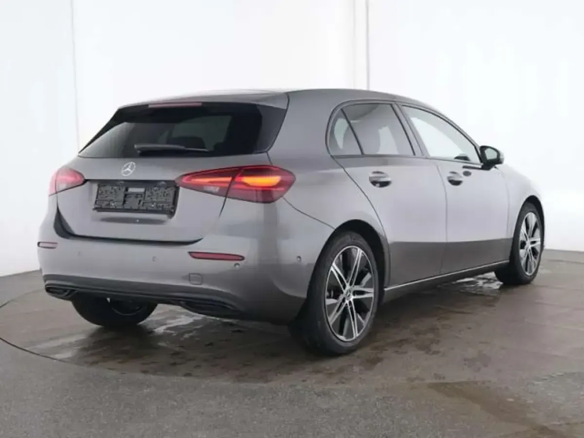 Usata Mercedes A200 Progressive 163 CV (119 kW) 2024 Grigio Berlina