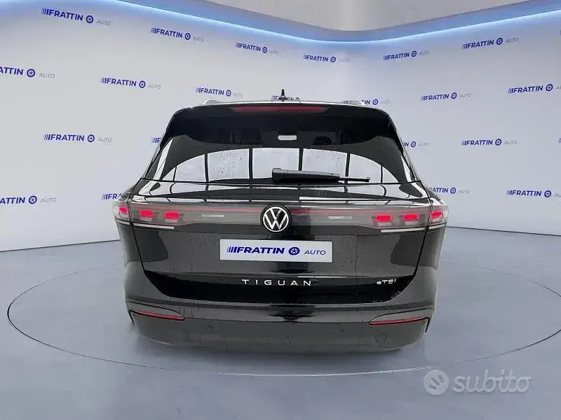 Usata VW Tiguan Edition 131 CV (96 kW) 2025 Grenadill black [0e0e]  metal SUV