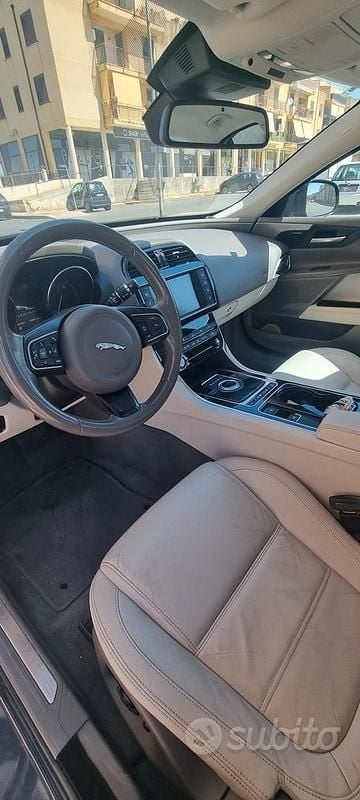 Usata Jaguar XE Portfolio 2016 Blu Berlina