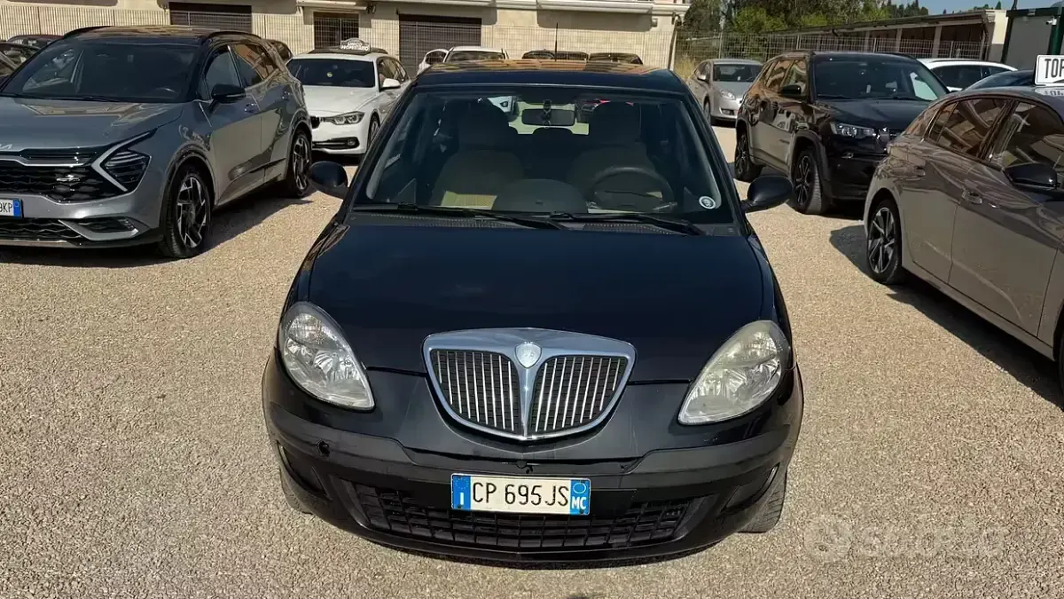 Usata Lancia Ypsilon 69 CV (50 kW) 2004 Nero Utilitaria