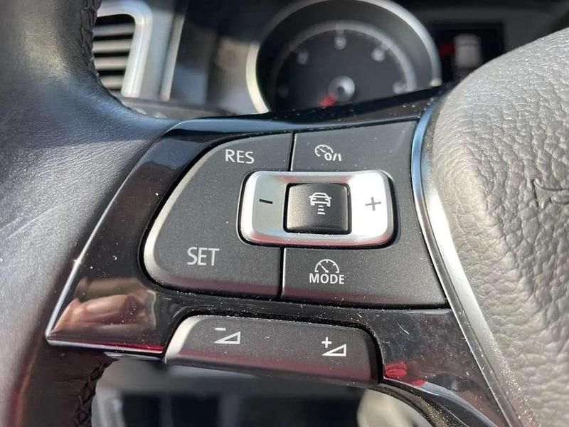 Usata VW Golf VII Highline 116 CV (85 kW) 2018 Berlina