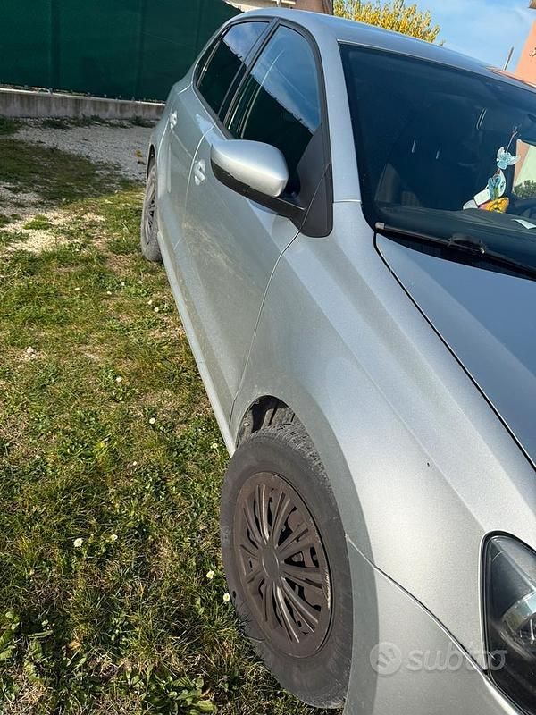 Usata VW Polo Comfortline 75 CV (55 kW) 2015 Grigio Berlina