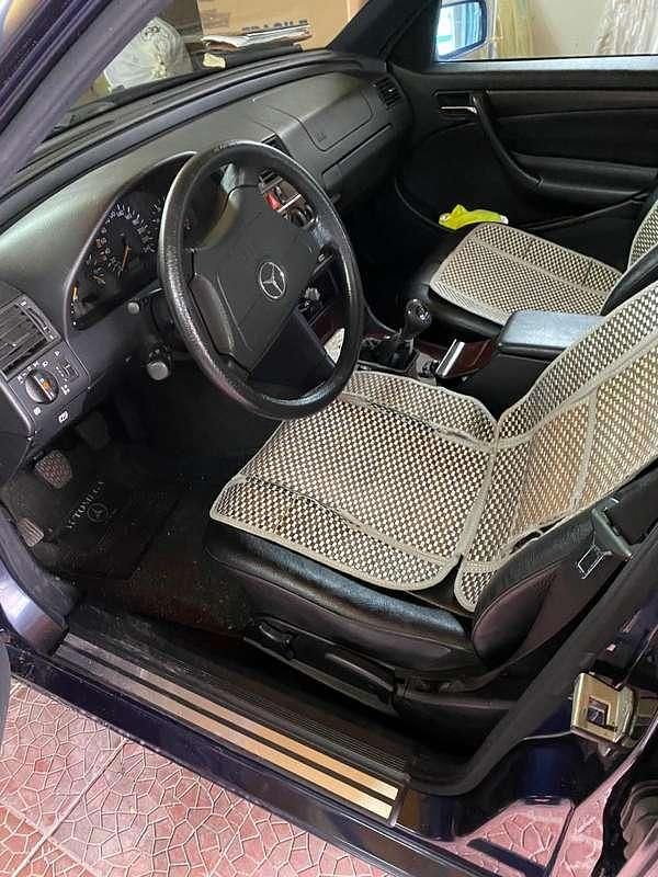 Usata Mercedes 180 Classic 122 CV (89 kW) 1999 Blu/azzurro Berlina