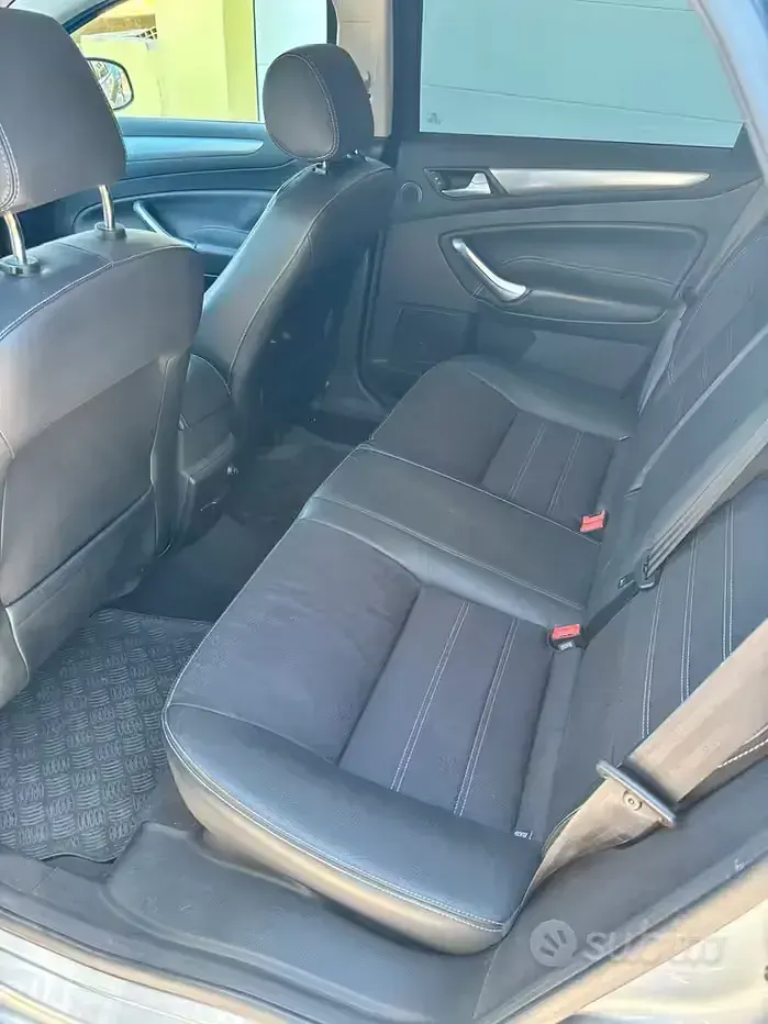 Usata Ford Mondeo Titanium 163 CV (119 kW) 2012 Grigio Station wagon