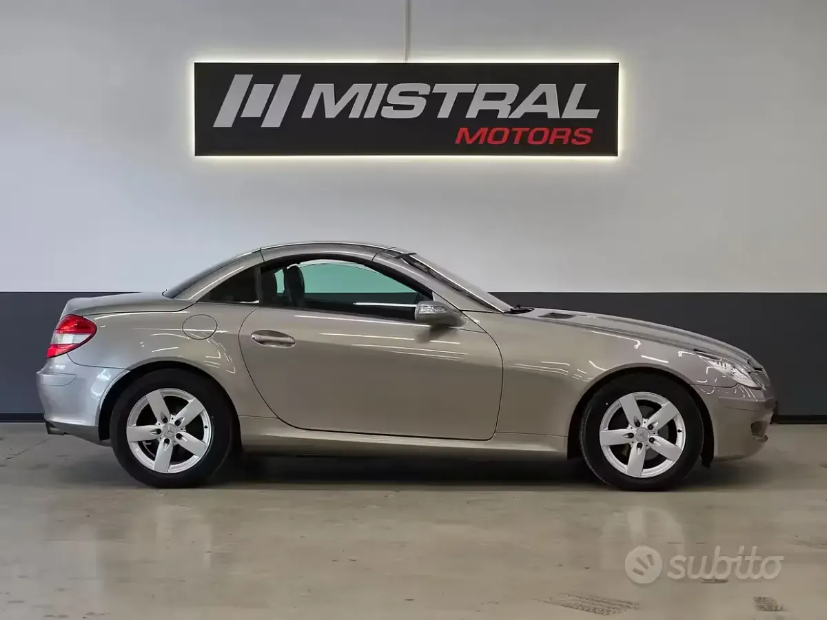 Usata Mercedes SLK200 163 CV (119 kW) 2006 Grigio Cabrio