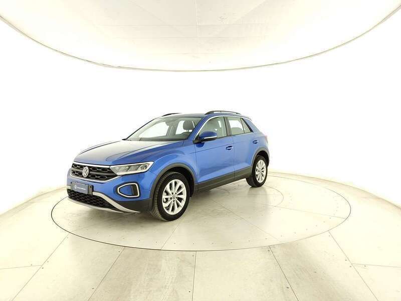 Blu Usata 2022 VW T-Roc Life SUV | 23.900 € (Buon prezzo) - Immagine 1/4