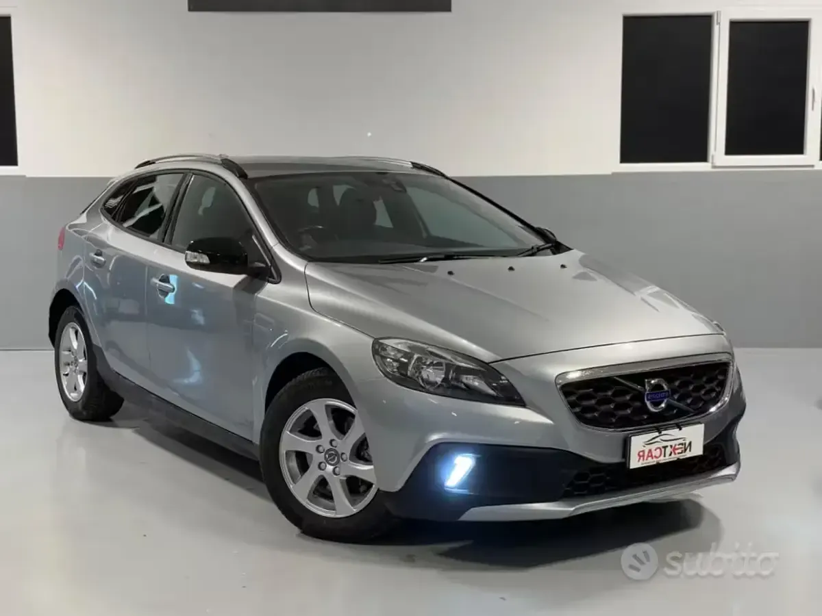 Usata Volvo V40 CC Kinetic 115 CV (84 kW) 2015 Grigio Station wagon