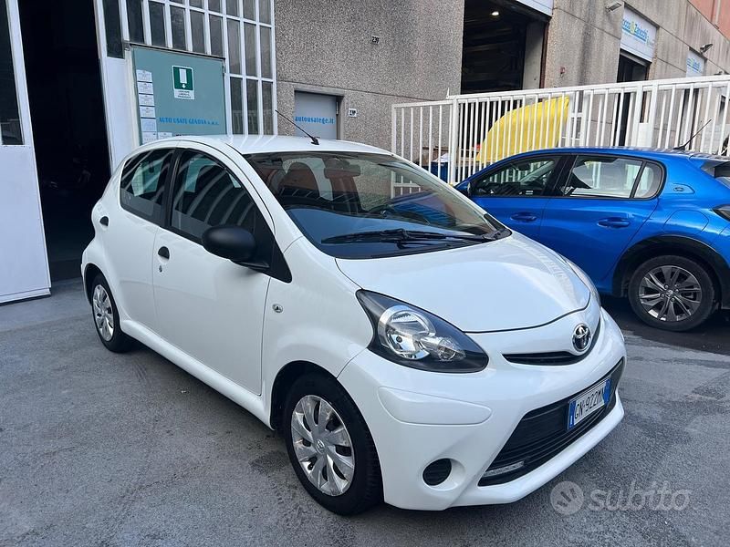 Usata Toyota Aygo Connect Style 68 CV (50 kW) 2014 Other Utilitaria