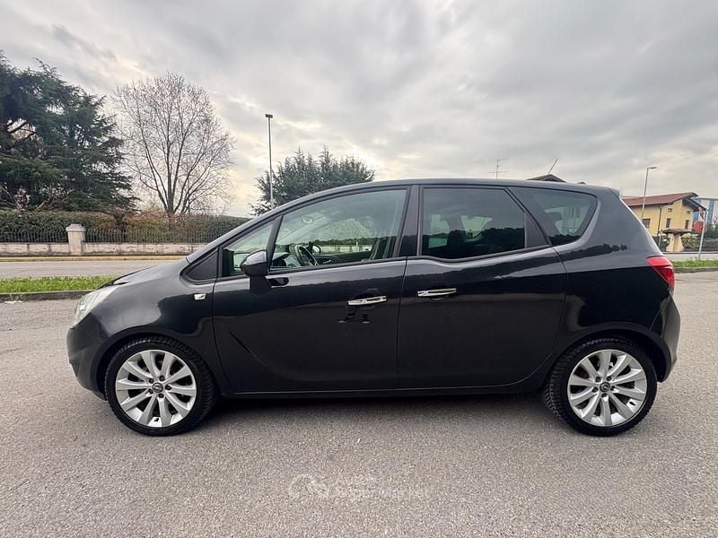 Usata Opel Meriva Cosmo 120 CV (88 kW) 2013 Grigio Monovolume