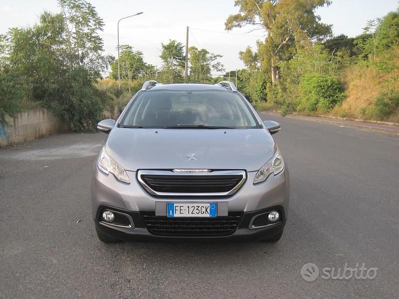 Grigio Usata 2016 Peugeot 2008 Active SUV | 10.800 € - Immagine 1/4