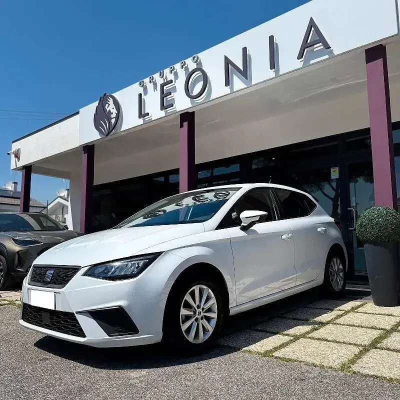 Usata Seat Ibiza Business 95 CV (69 kW) 2023 Bianco pastello Utilitaria