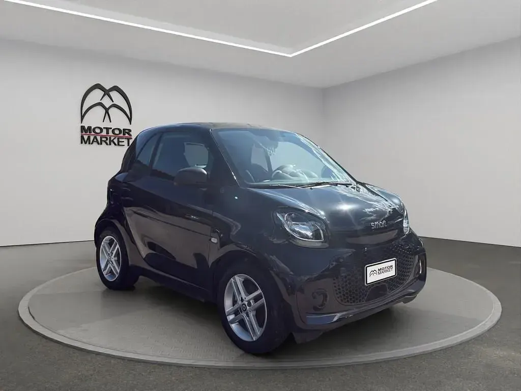 Usata Smart ForTwo Electric Drive Pure 60 kW (82 CV) 2021 Nero Berlina