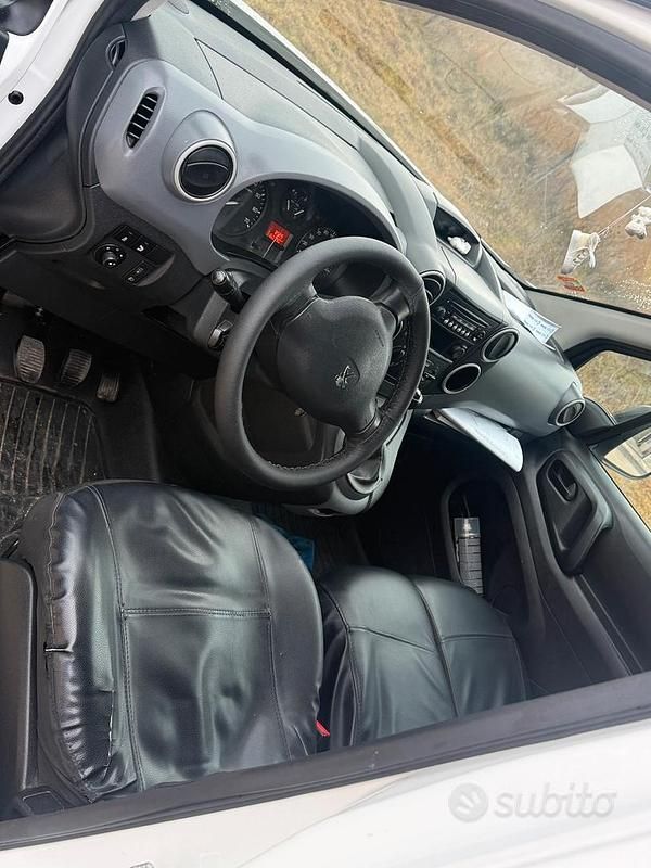 Usata Peugeot Partner 100 CV (73 kW) 2017 Monovolume