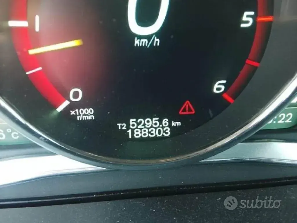 Usata Volvo XC60 R-Design Kinetic 215 CV (158 kW) 2014 Bianco SUV